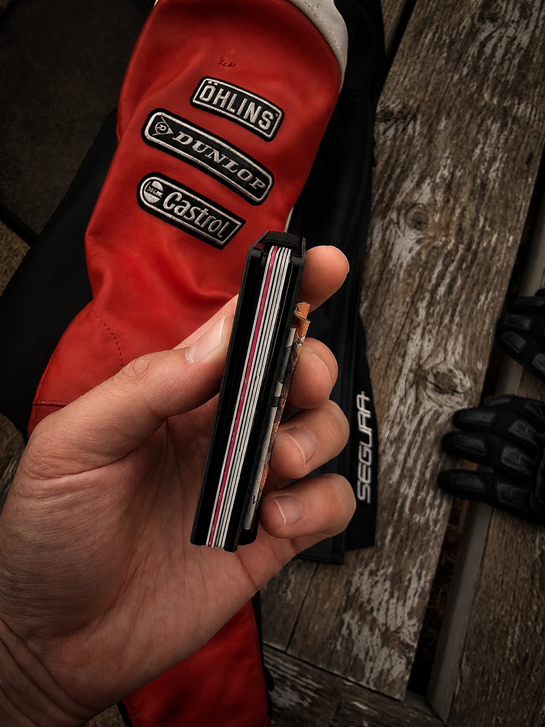Cardho™ CarbonFlex – Rouge Carbone (Brillant)